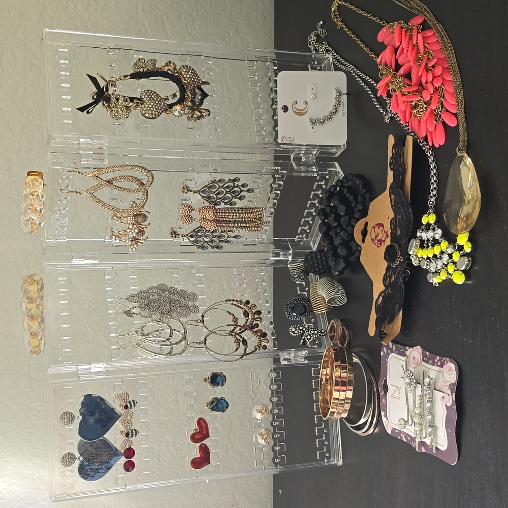 Accessories lot